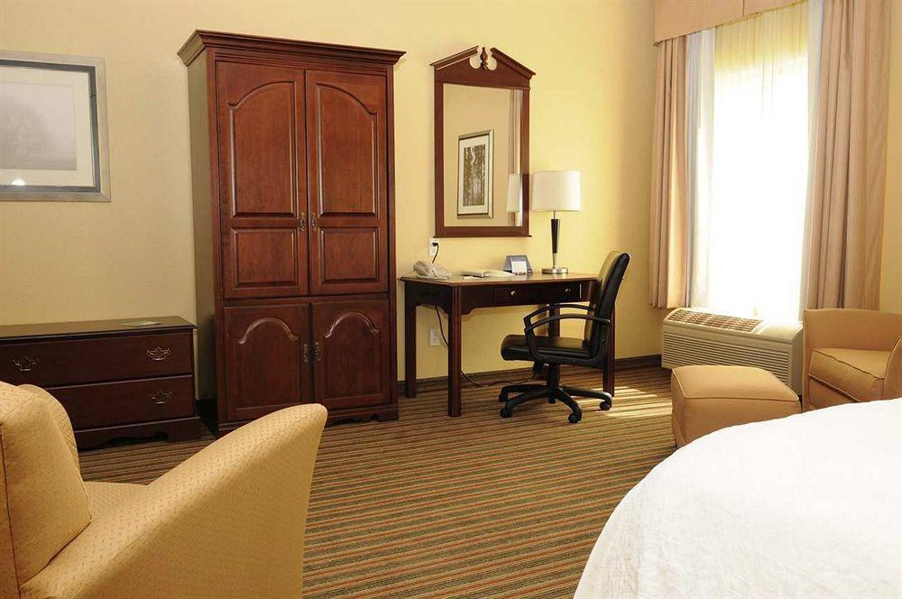 Hampton Inn Owensboro Room photo